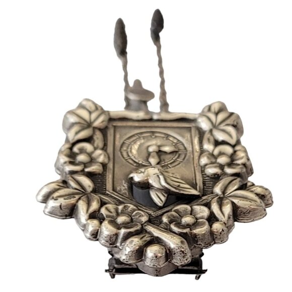 Coro Pegasus Articulated Cuckoo Clock Fur Clip, Signed E828 - Picture 6 of 11